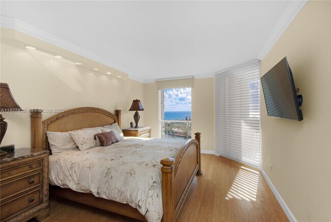 Building Photo - 21055 Yacht Club Dr