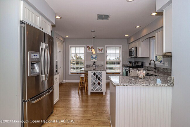 Building Photo - 1095 Island Dr