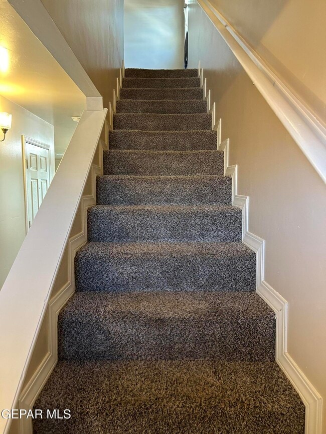 Building Photo - 5717 Manila Dr