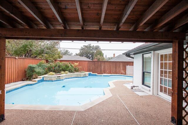 Building Photo - 16114 Shadybank Dr