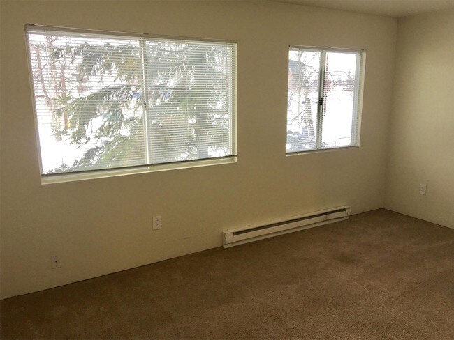 Building Photo - 1327 W 27th Ave