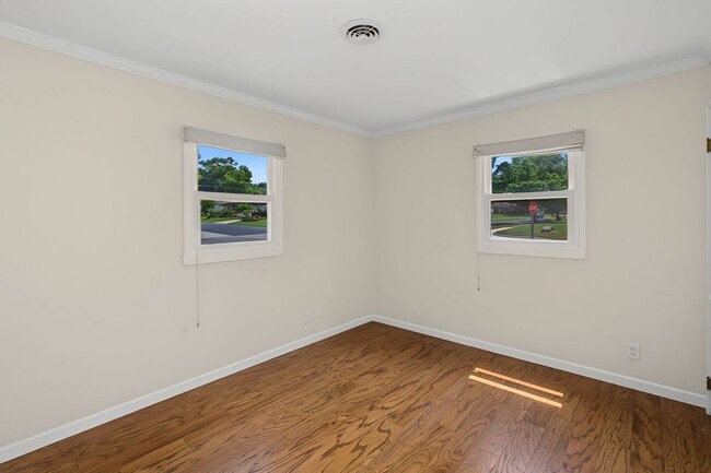 Building Photo - Spacious 3-Bedroom, 2-Bath Home for Rent in Urbana