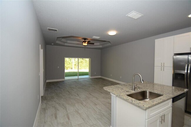 Building Photo - 25 Rosepetal Ln