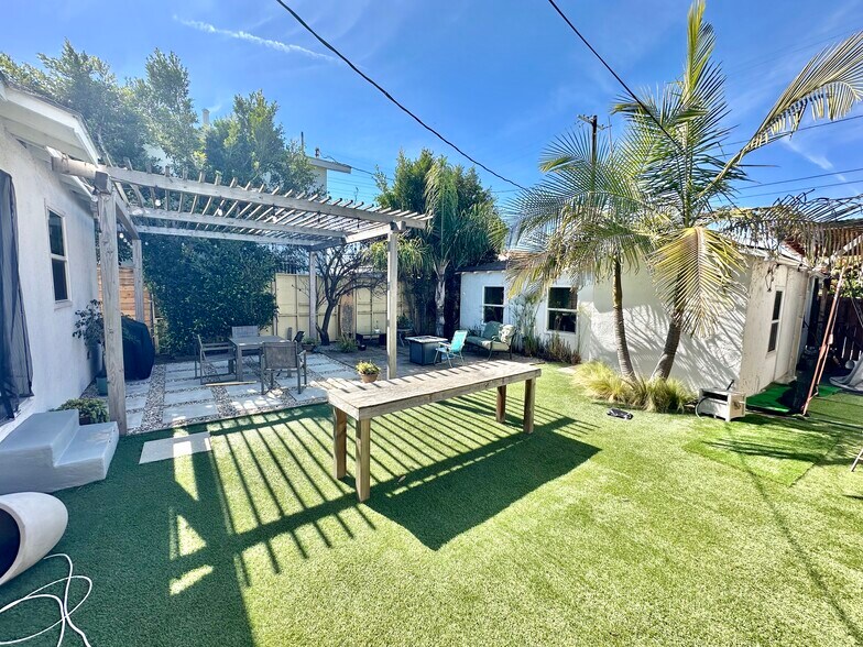 Building Photo - 915 Indiana Ave