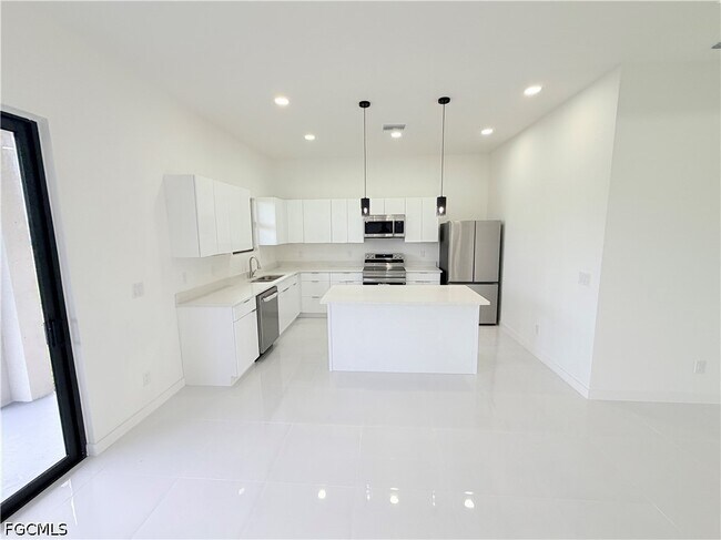 Building Photo - 3046 NW 41st Pl