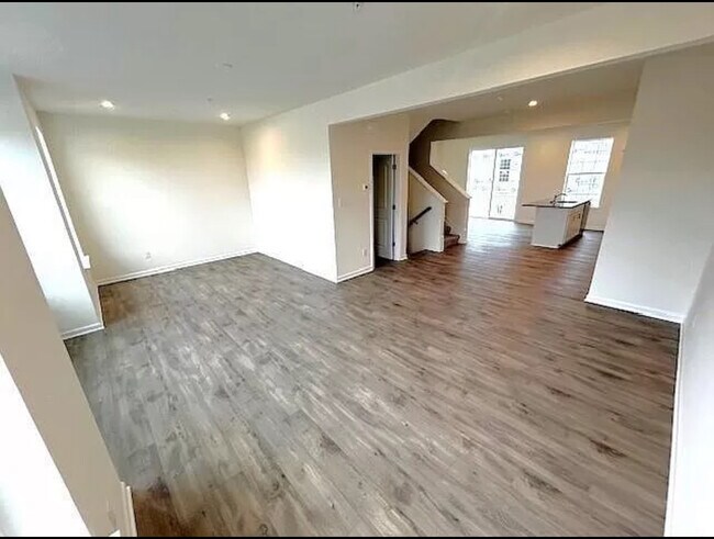 Building Photo - Harmony