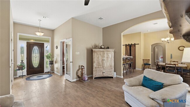 Building Photo - 1102 Fairview Dr