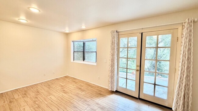Building Photo - Beautifully Updated Two-Story Townhome on the Pala Mesa Golf Course in Fallbrook!