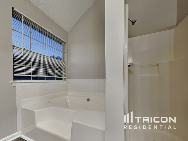 Building Photo - 125 Caney Creek Pkwy