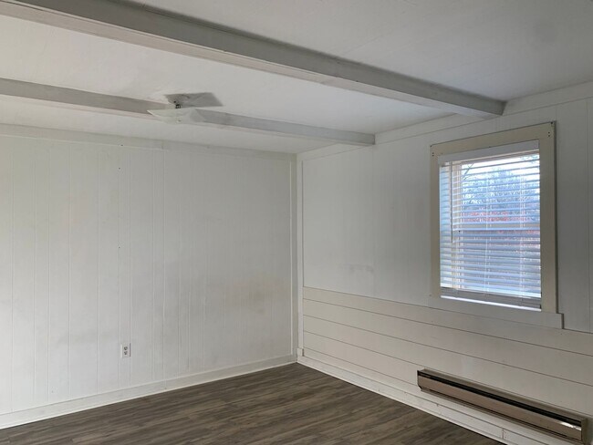 Building Photo - Just Reduced-Split Foyer in Campbell County off 460