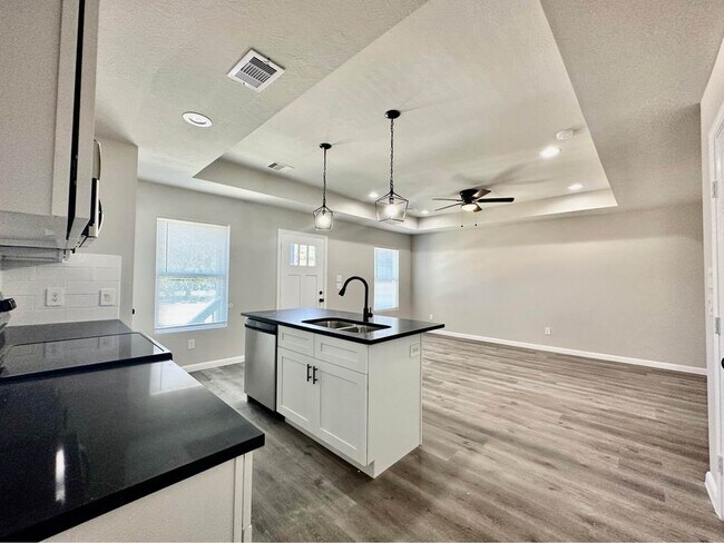 Building Photo - 4302 Hirsch Rd