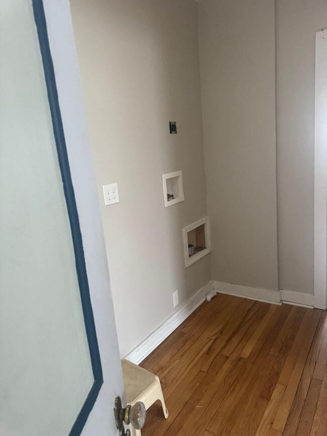 Building Photo - 201 Moore Ave