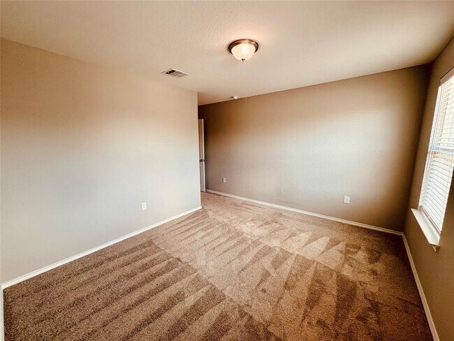Building Photo - 301 Espresso Dr