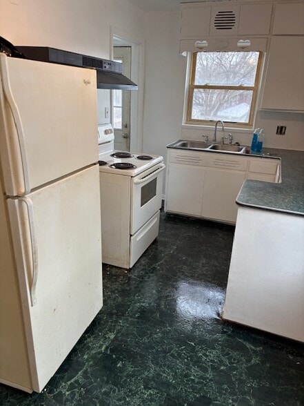 Building Photo - 1063 Pritz Ave