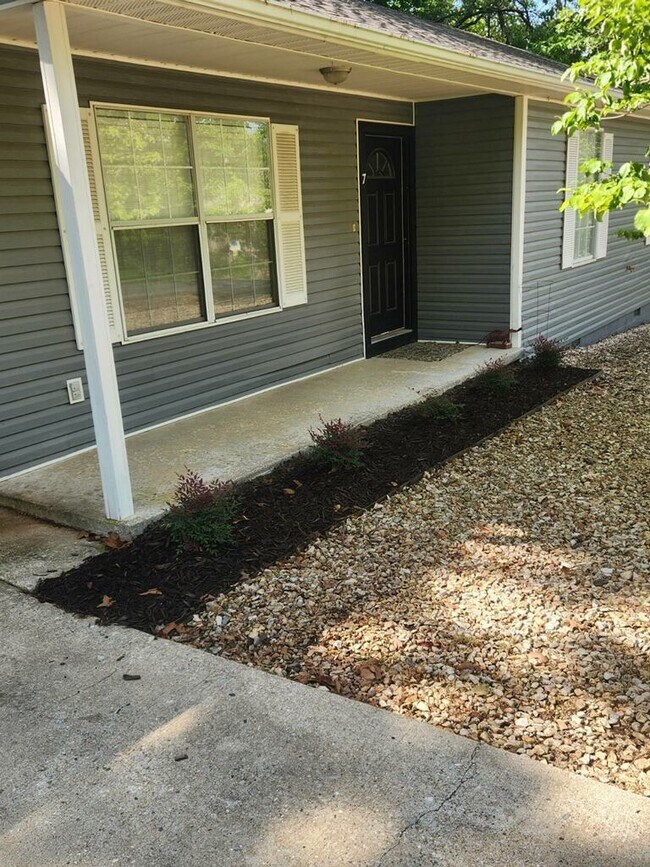 Building Photo - 7 Claypole Ln