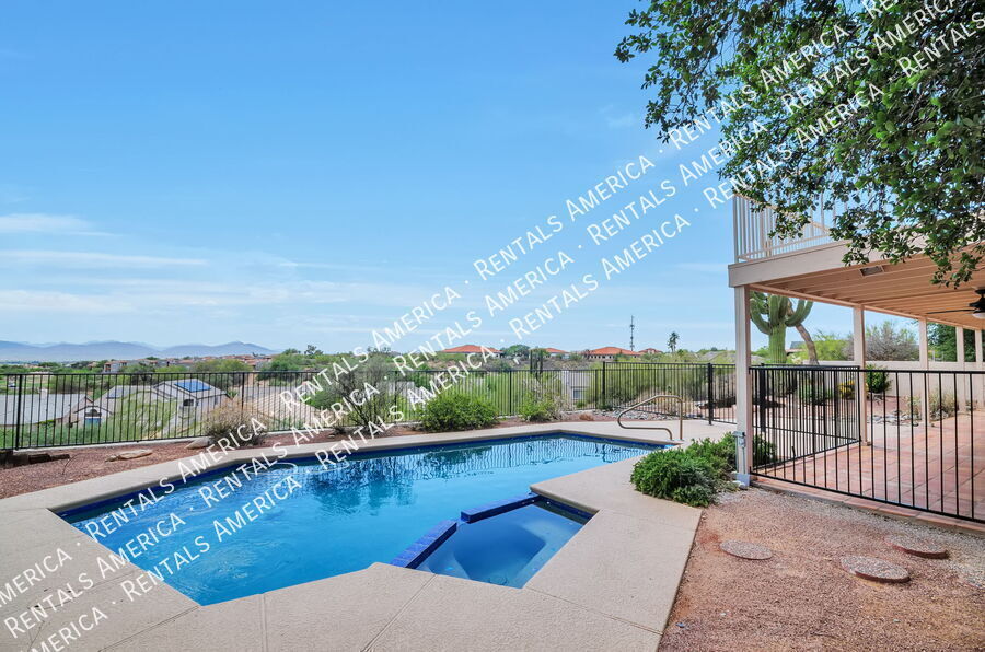 Building Photo - 1150 W Masters Cir