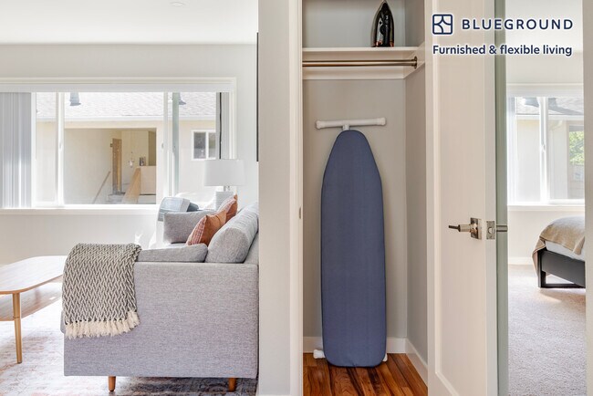 Building Photo - 1230 Mills St