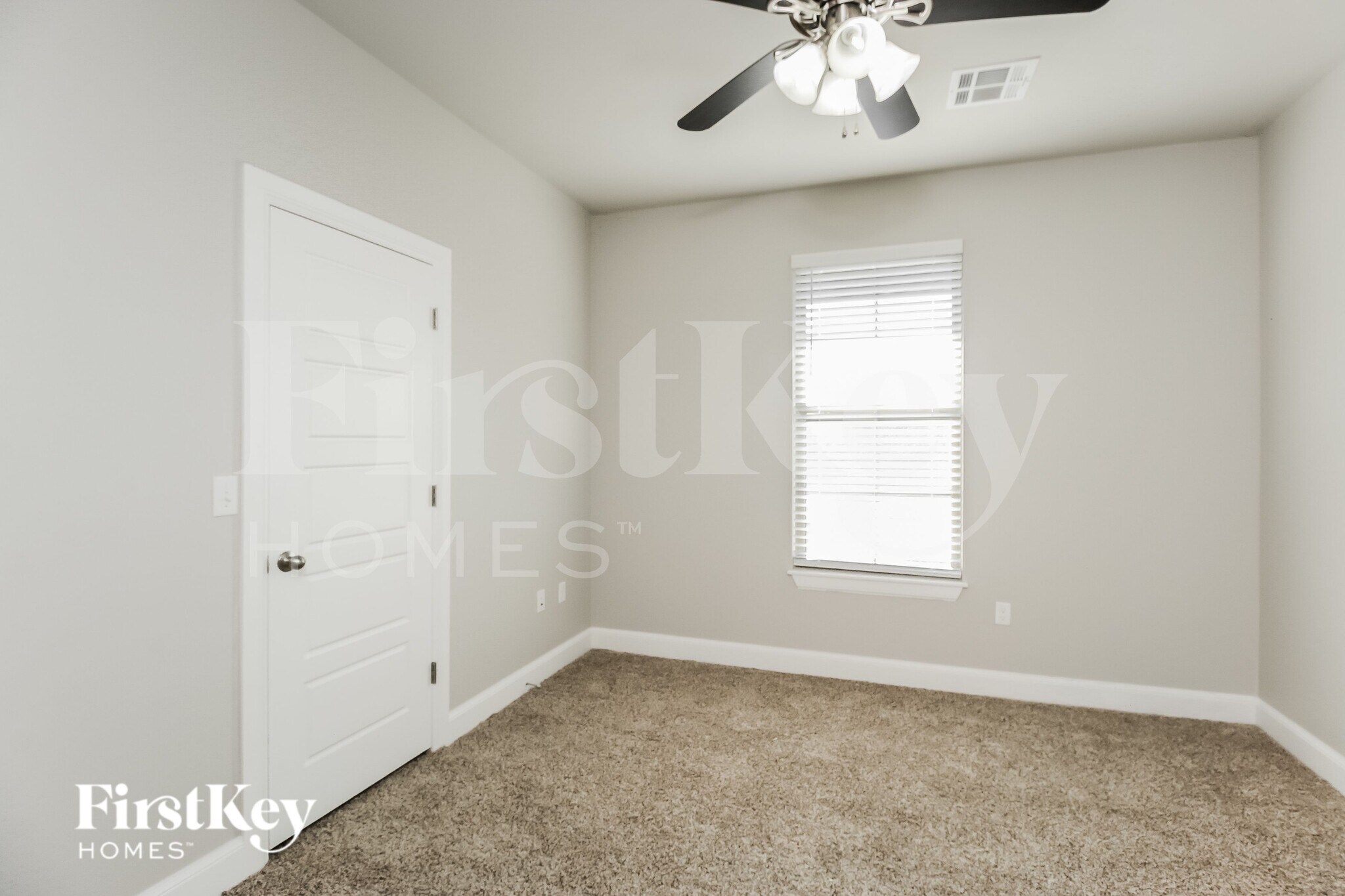 Building Photo - 13904 Hutchinson Pl