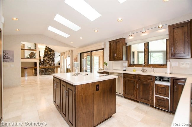 Building Photo - 2103 Pippin Ct