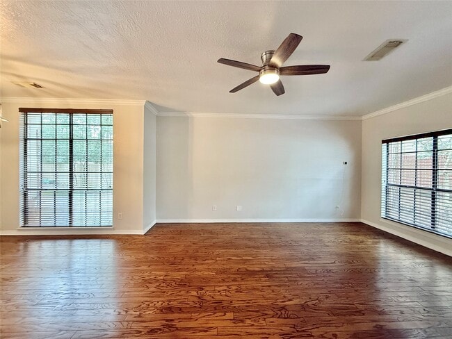 Building Photo - 42 Village Knoll Pl