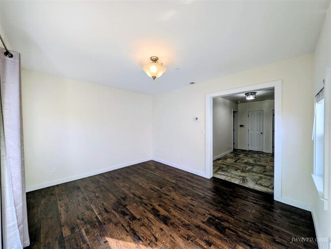 Building Photo - 754 20th Ave