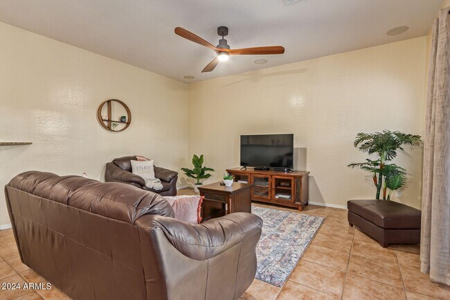 Building Photo - 31748 N Blackfoot Dr