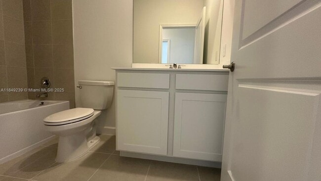 Building Photo - 553 Rivergrass St