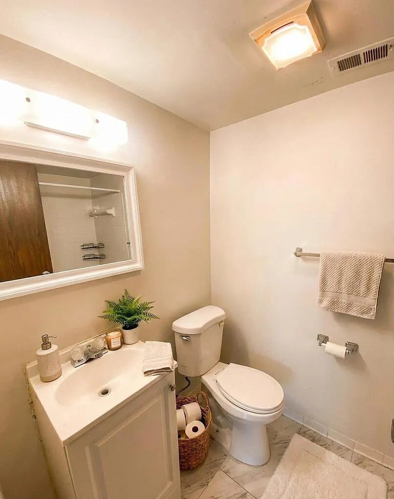 Building Photo - 6998 Hanover Pky
