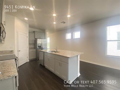 Building Photo - 9451 Komika Ln