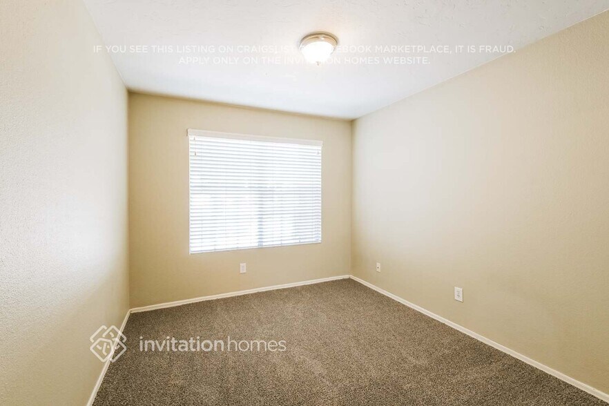 Building Photo - 10246 N 66th Ave