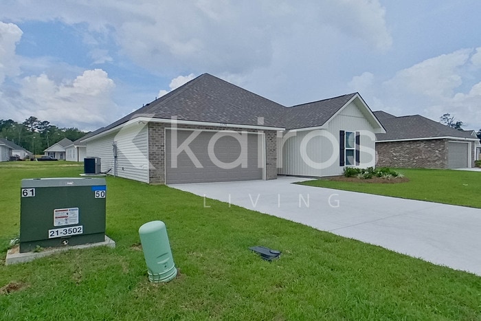 Building Photo - 13790 Pinyon Dr