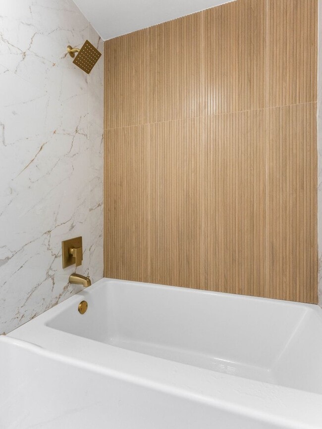 Building Photo - Beautifully Renovated 4-Bedroom Home with Designer Kitchen, Updated Bath & Central Air – Availabl...