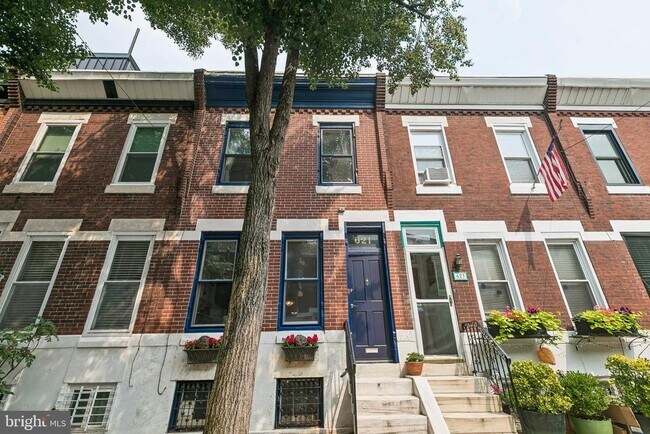 Building Photo - 621 S Bambrey St