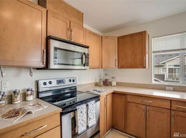 Building Photo - 4050 S 212th Ct
