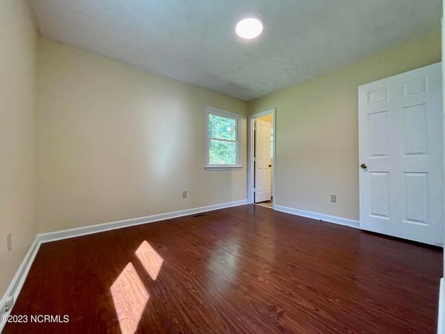 Building Photo - 3804 Brandywine Dr