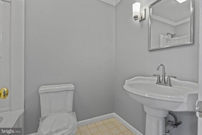 Building Photo - 2828 Beckon Dr