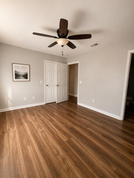 Building Photo - 406 Pelham Square Way