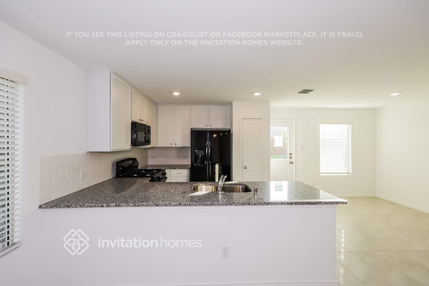 Building Photo - 2401 Ava Dr