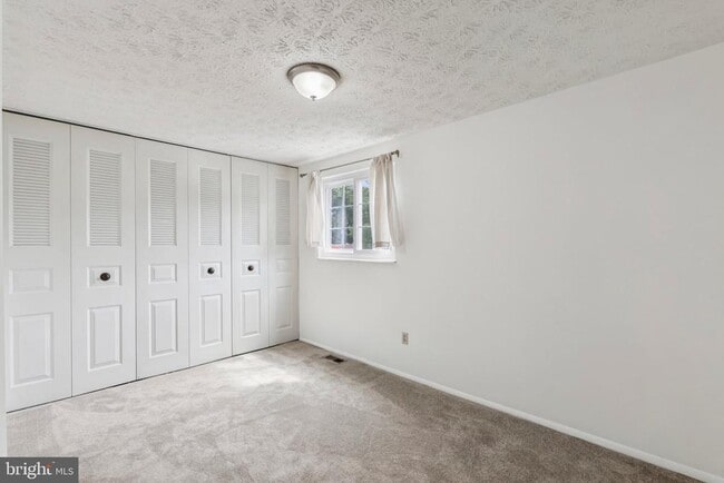 Building Photo - 8277 Crestmont Cir