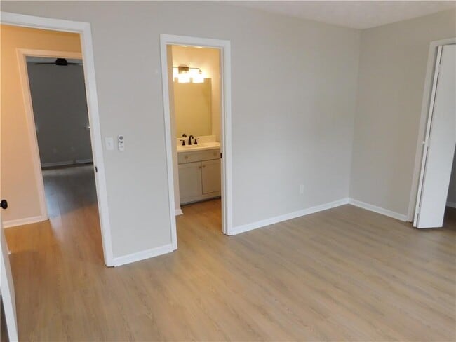 Building Photo - 3589 N Hopkins Ct