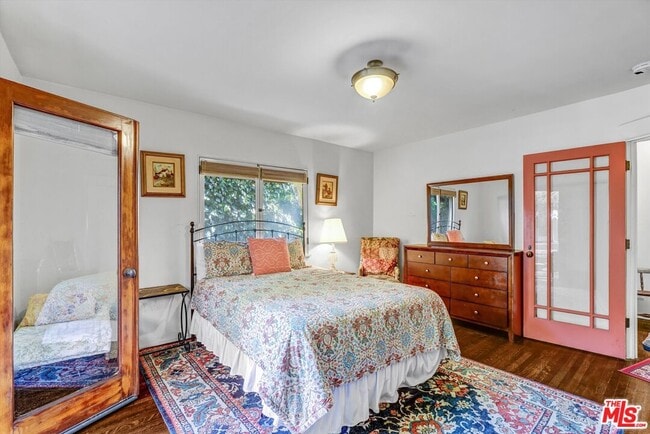 Building Photo - 212 3rd Ave