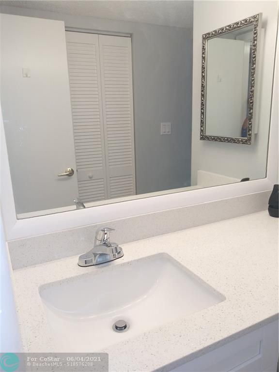 Building Photo - 6050 NW 64th Ave