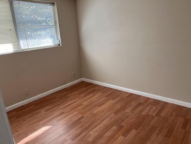 Building Photo - 2527 Emily Ln