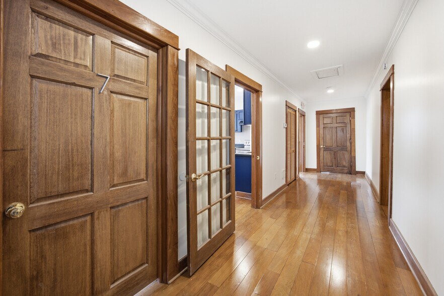 Building Photo - 823 McCallie Ave