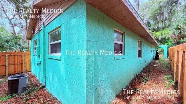 Building Photo - 31061 Lochmore Cir