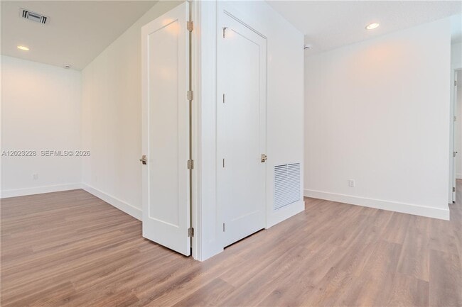 Building Photo - 1427 SW 23rd St