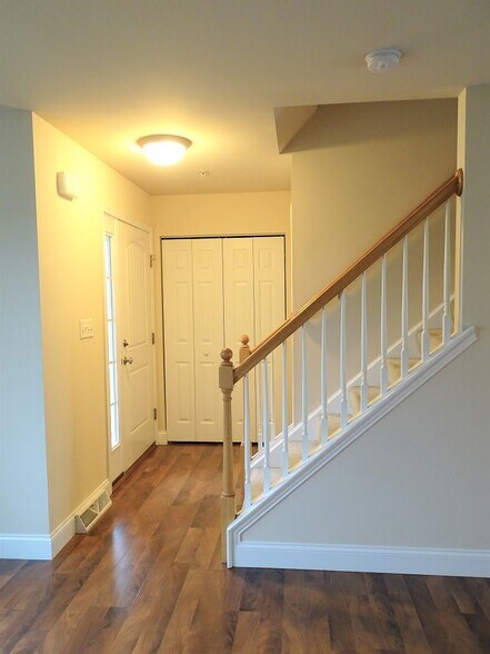 Building Photo - 1296 Overlook Rd
