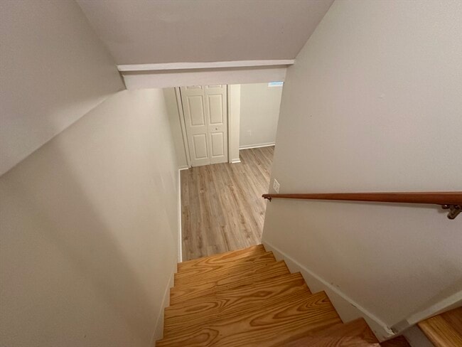 Building Photo - 18 Edgemoor Cir