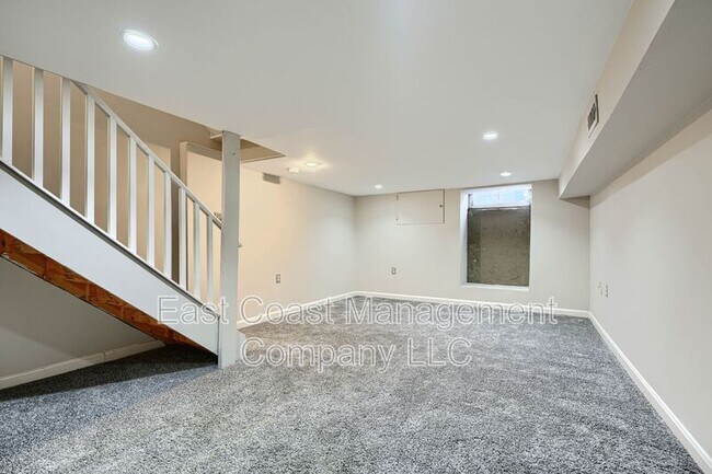 Building Photo - 1122 Scott St