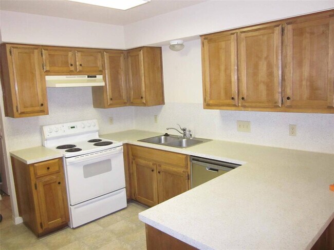 Building Photo - 102 Verna Spur